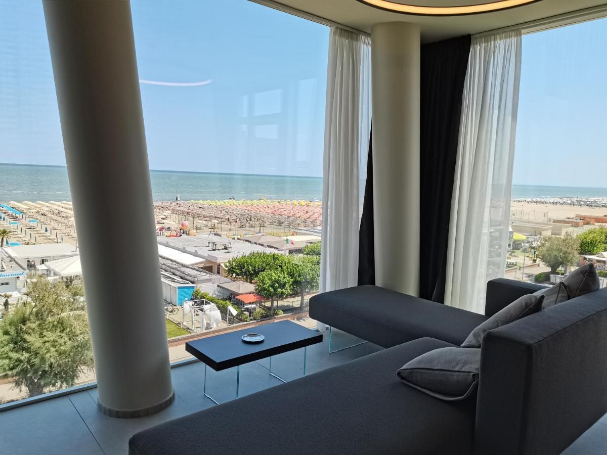 Hotel Commodore แชร์เวีย ภายนอก รูปภาพ