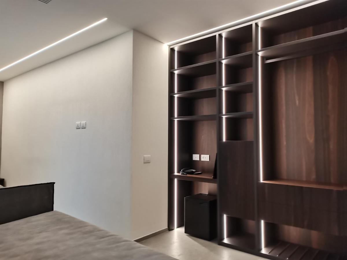 Hotel Commodore แชร์เวีย ภายนอก รูปภาพ