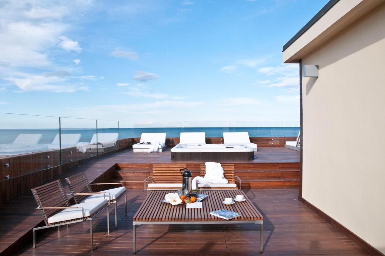 Hotel Commodore แชร์เวีย ภายนอก รูปภาพ