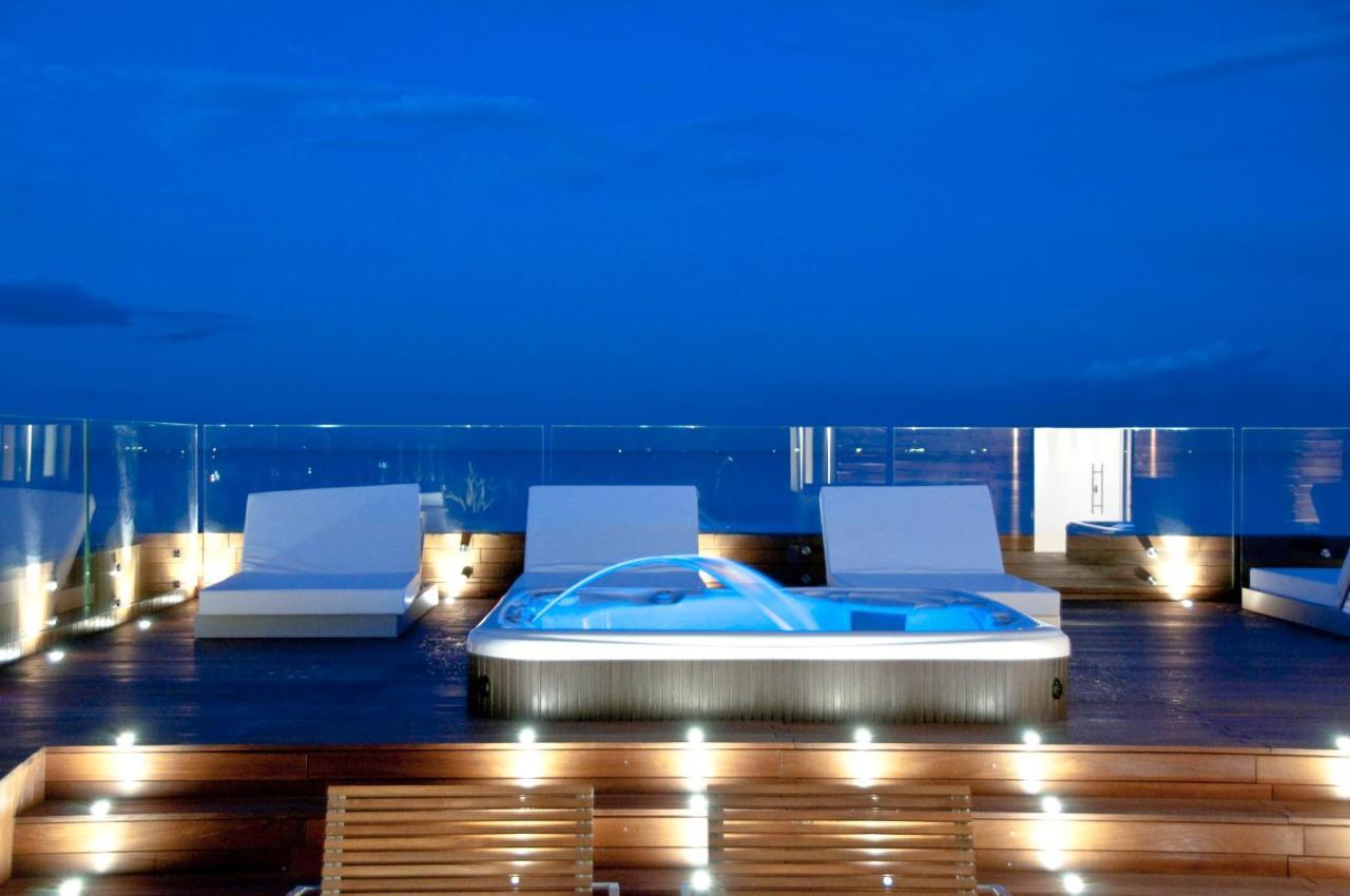 Hotel Commodore แชร์เวีย ภายนอก รูปภาพ