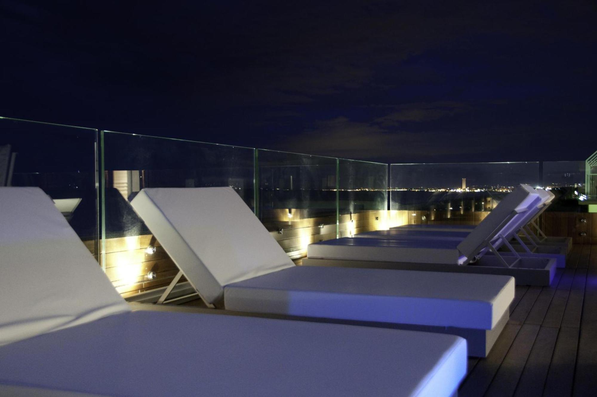Hotel Commodore แชร์เวีย ภายนอก รูปภาพ