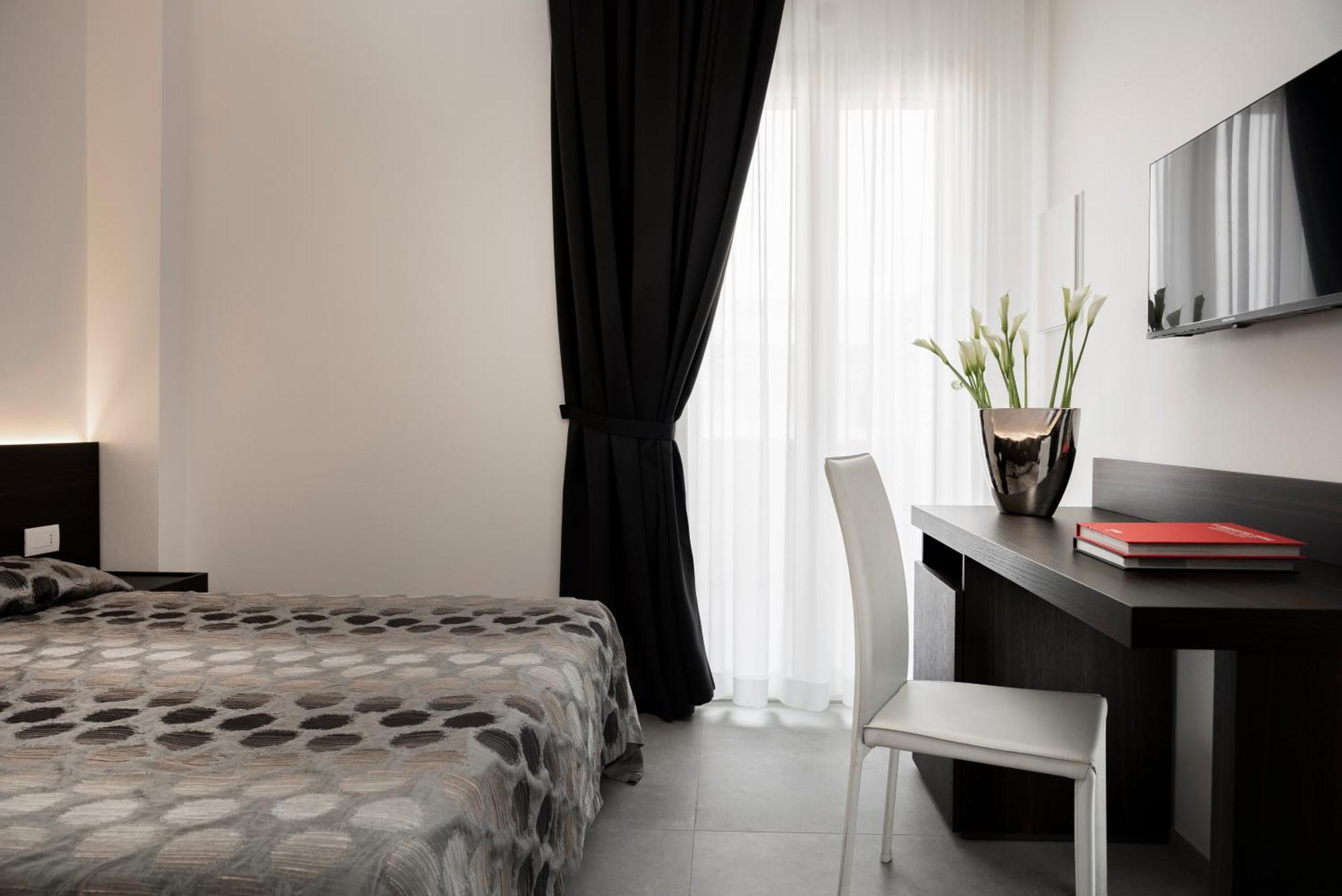 Hotel Commodore แชร์เวีย ภายนอก รูปภาพ