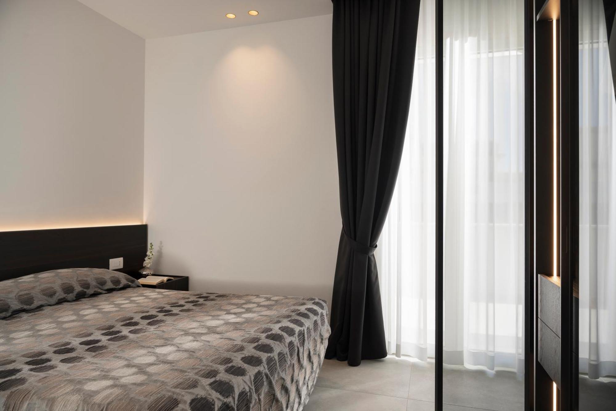 Hotel Commodore แชร์เวีย ภายนอก รูปภาพ