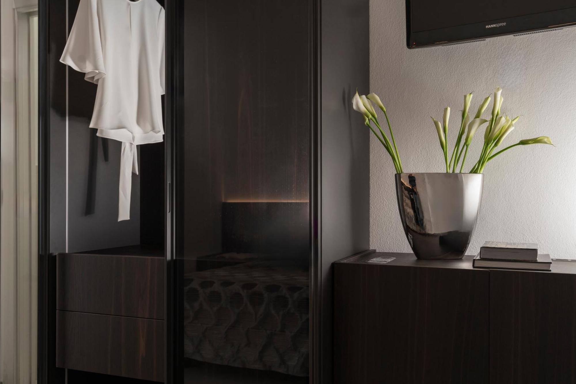 Hotel Commodore แชร์เวีย ภายนอก รูปภาพ